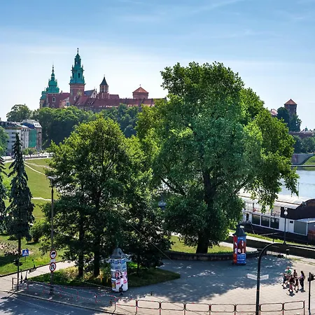 Castle View By Tyzenhauz Apartment